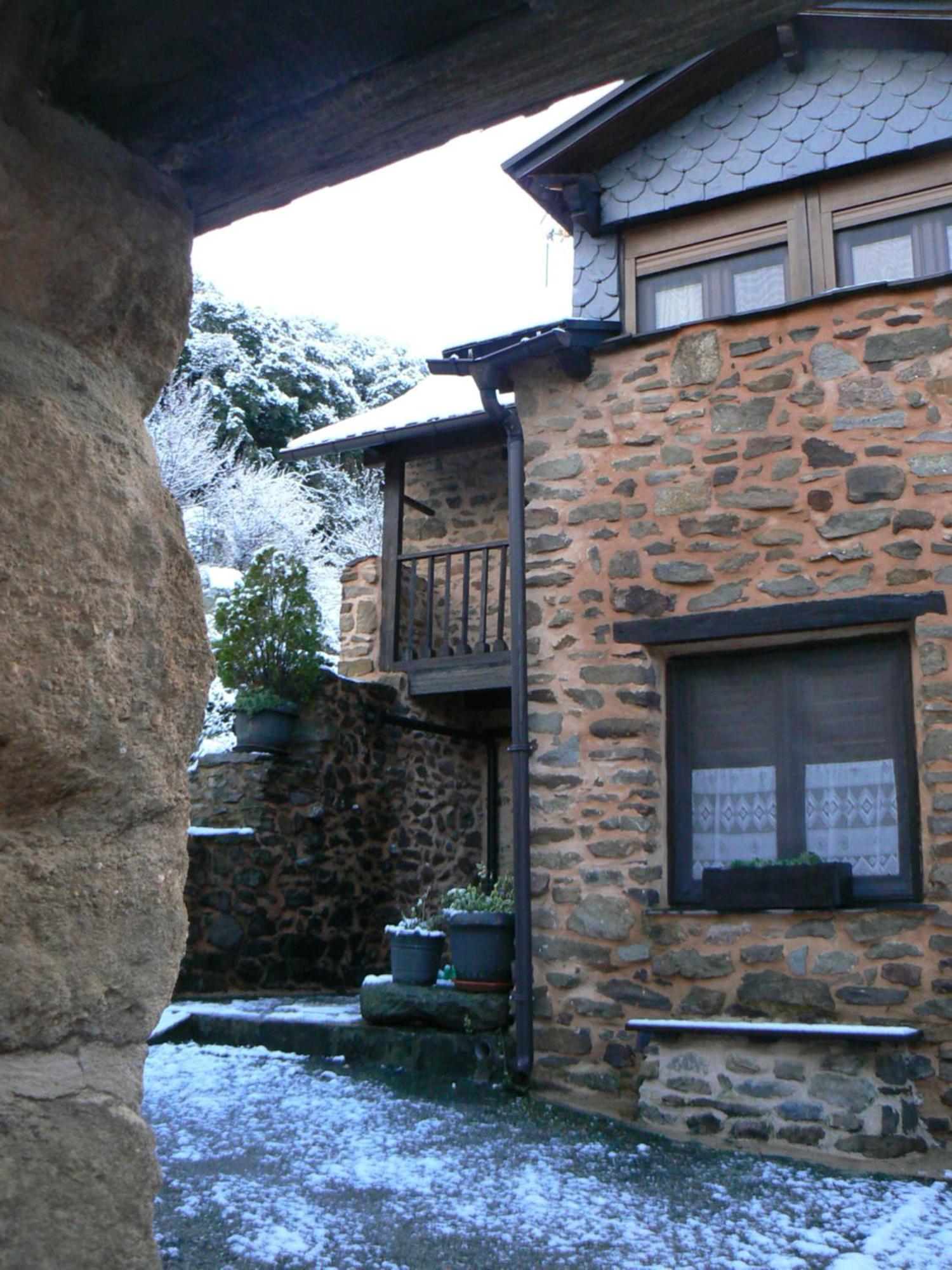 Casa De Turismo Rural Sardom2 Bembibre  ภายนอก รูปภาพ