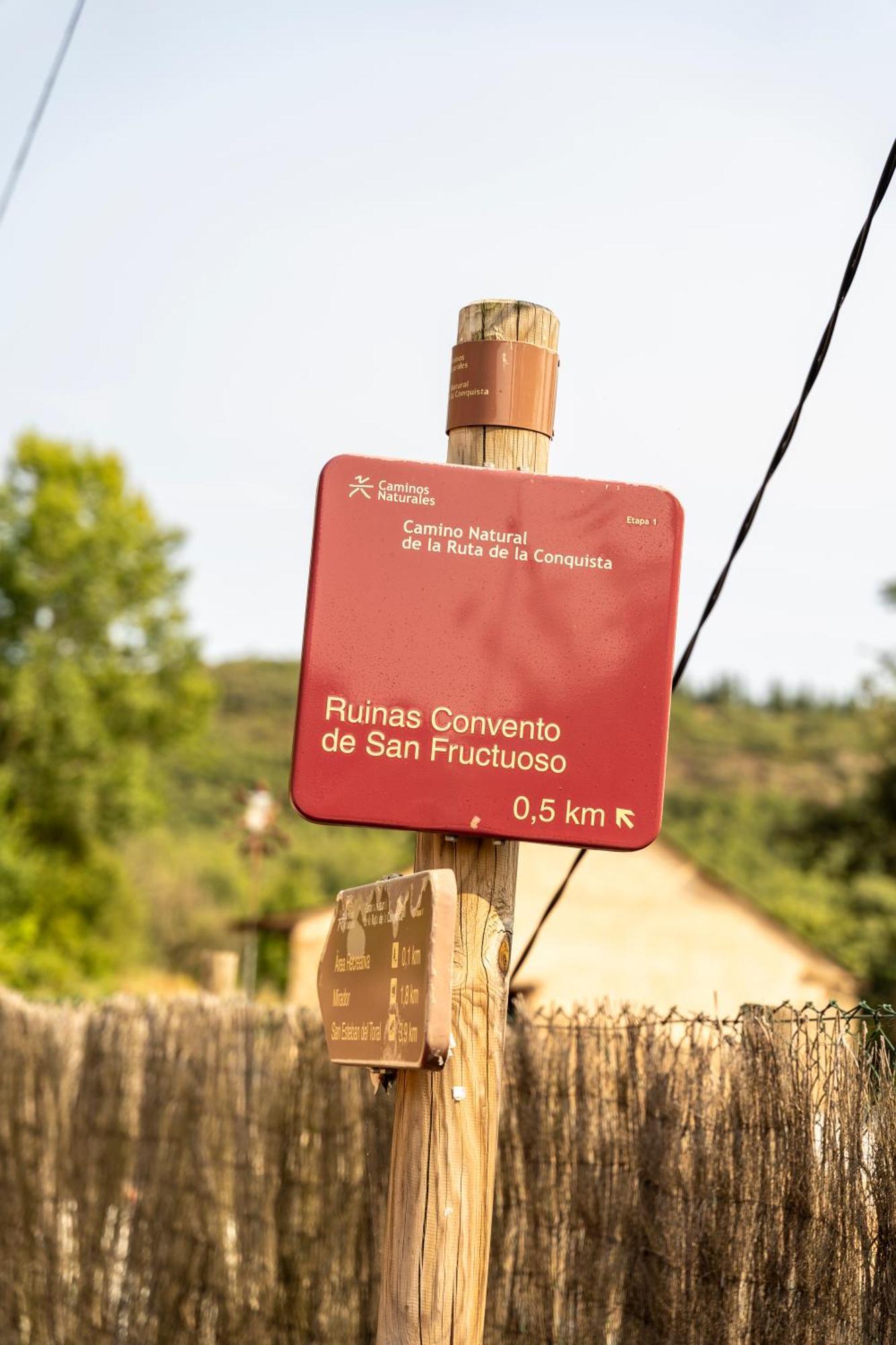 Casa De Turismo Rural Sardom2 Bembibre  ภายนอก รูปภาพ